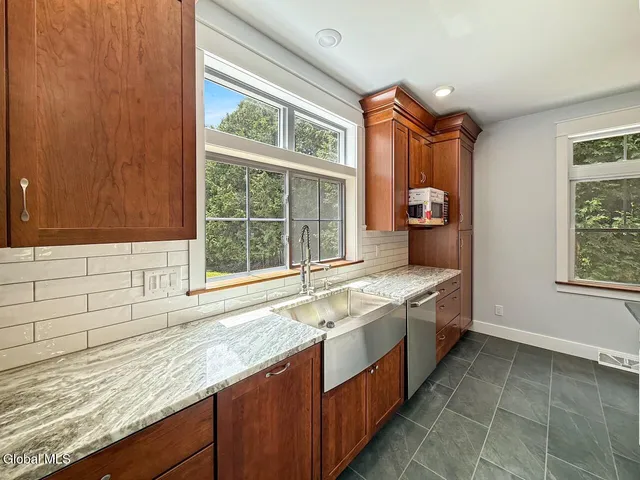 $679,000 | 177 Greene Road, Greenfield, NY 12833