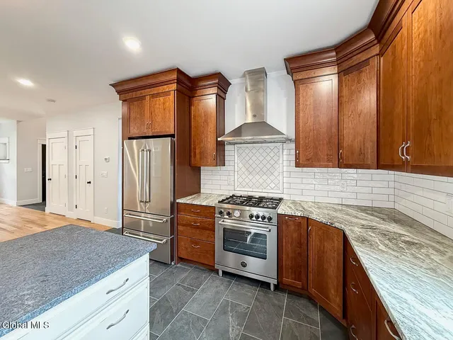 $679,000 | 177 Greene Road, Greenfield, NY 12833