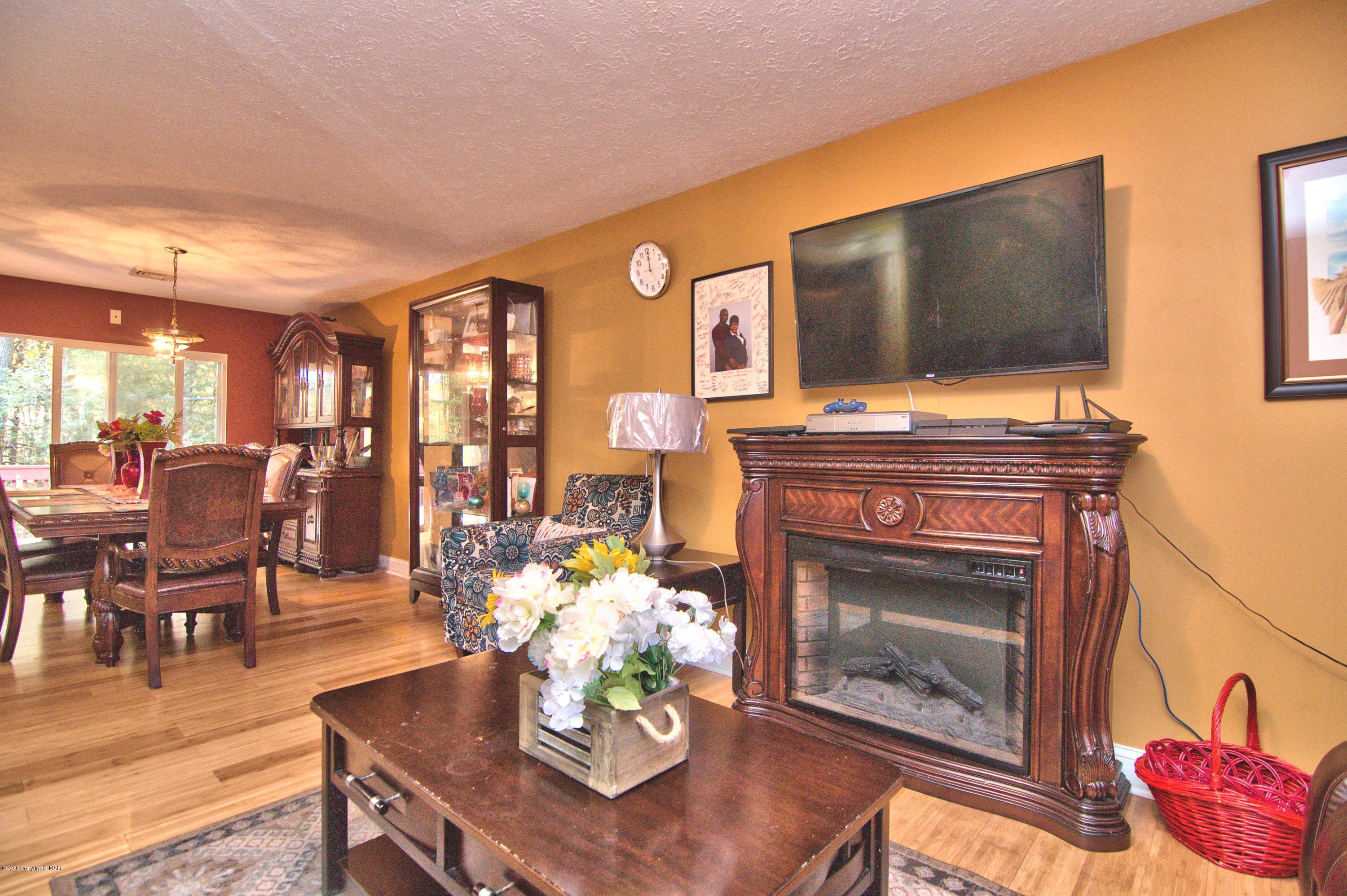 3167 Wilderness Road Pocono Summit, PA 18346 - Photo 11 of 53 Photo- (7)