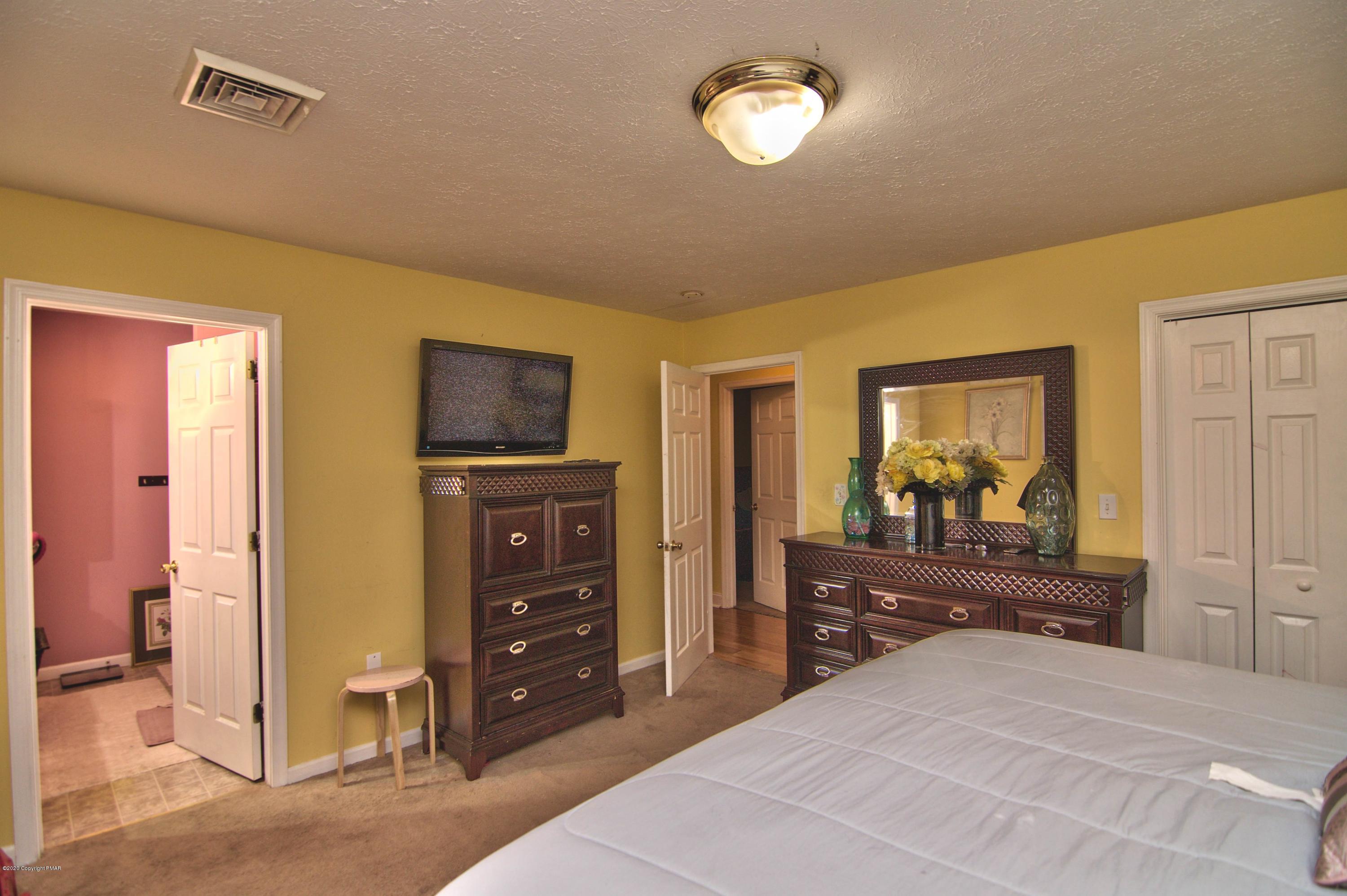 3167 Wilderness Road Pocono Summit, PA 18346 - Photo 24 of 53 Photo- (20)