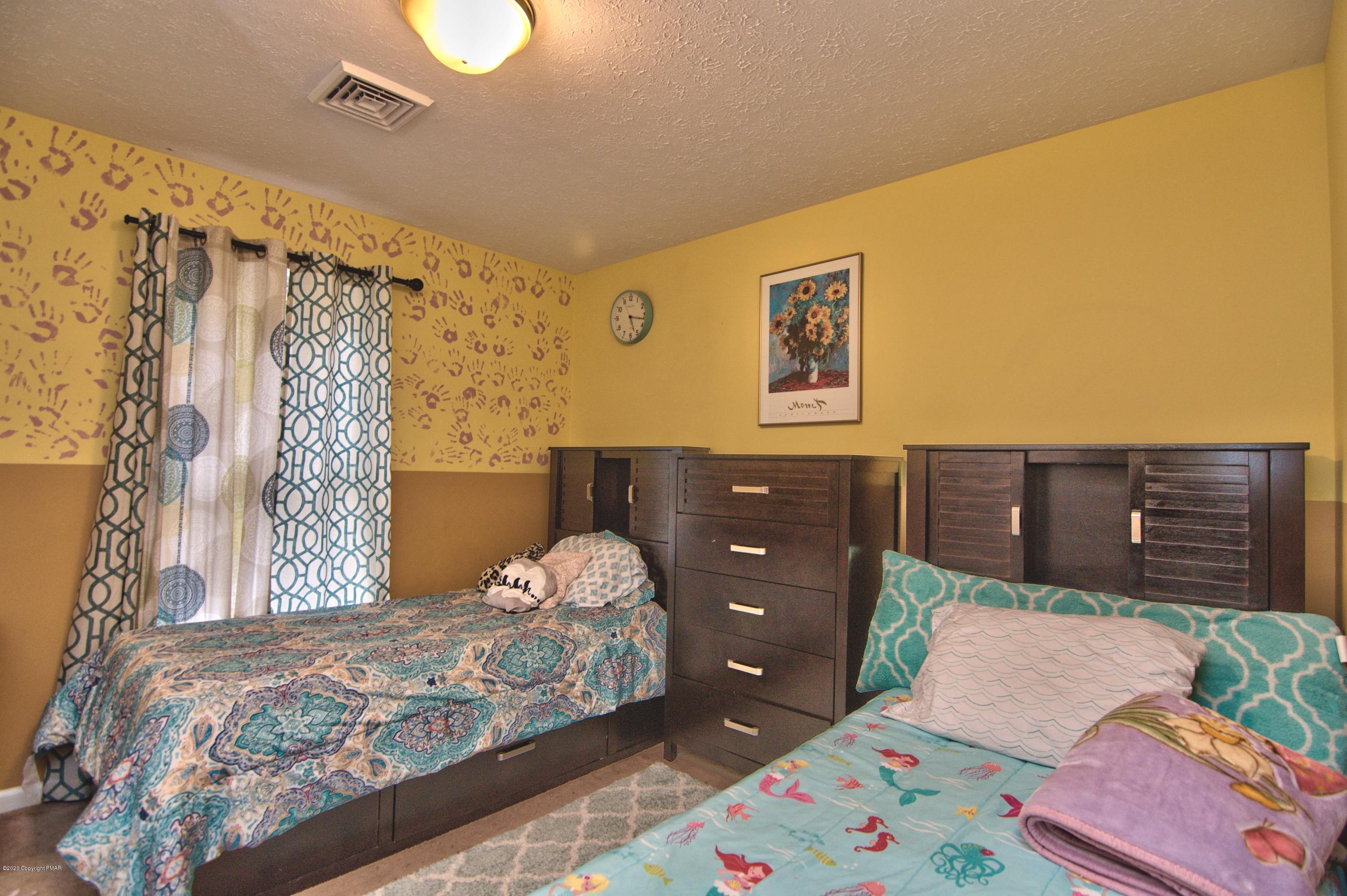 3167 Wilderness Road Pocono Summit, PA 18346 - Photo 27 of 53 Photo- (23)