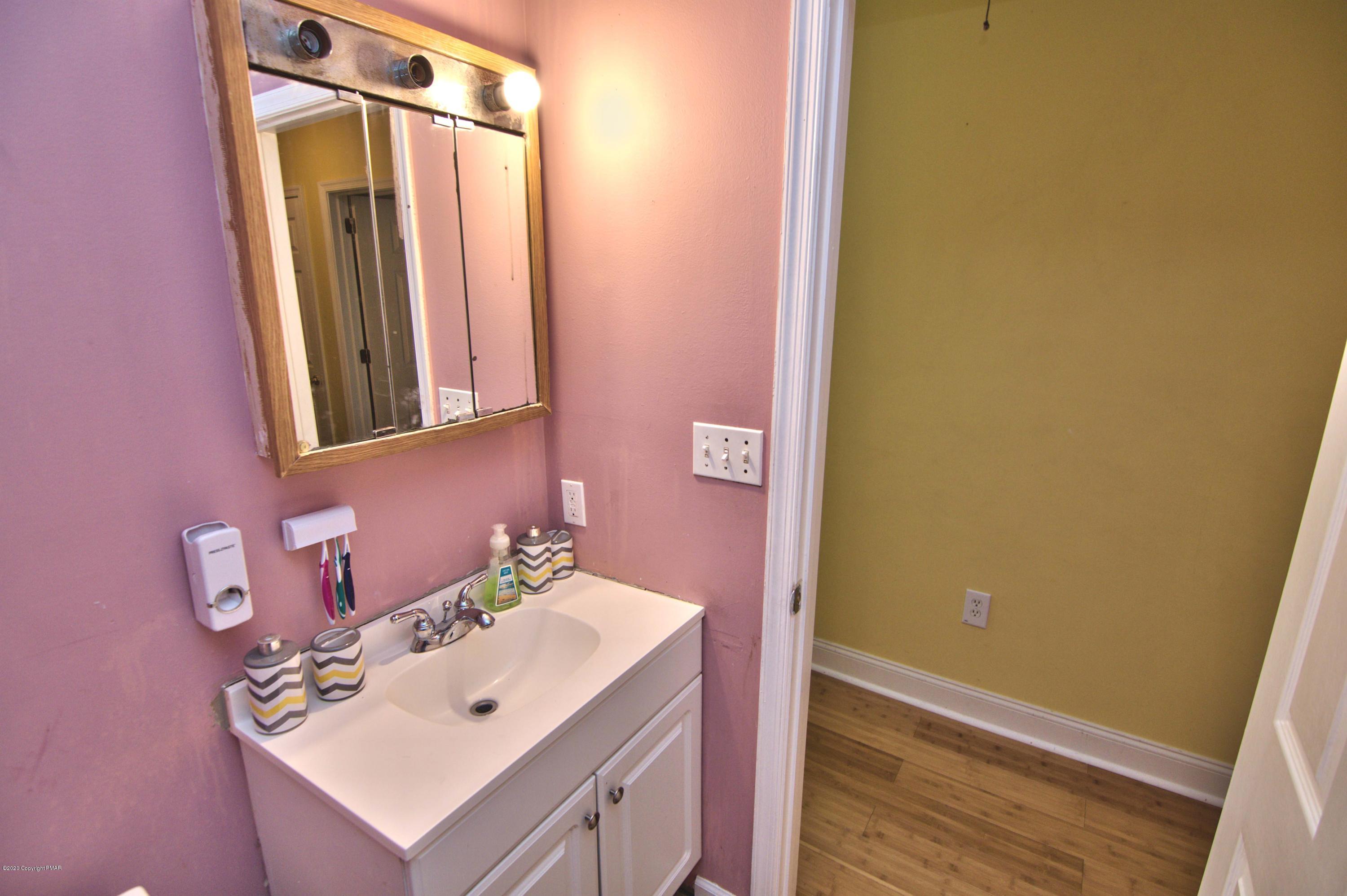 3167 Wilderness Road Pocono Summit, PA 18346 - Photo 31 of 53 Photo- (27)