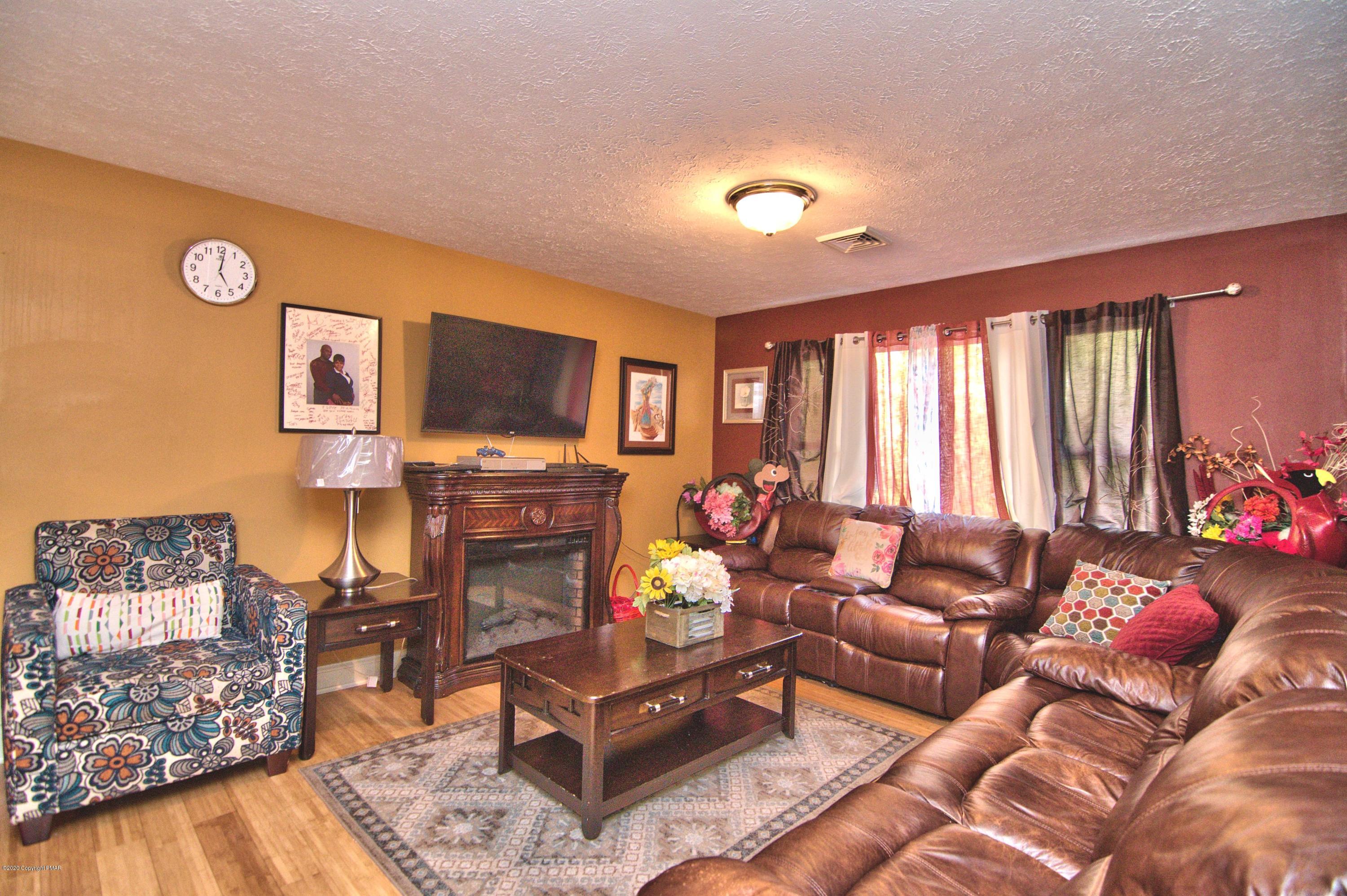 3167 Wilderness Road Pocono Summit, PA 18346 - Photo 8 of 53 Photo- (4)