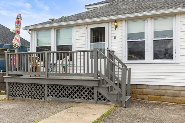 $899,900 | 13 Ocean Boulevard, Hampton, NH 03842