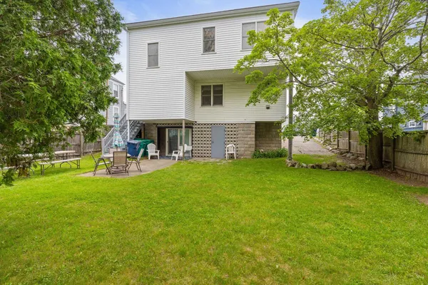 $899,900 | 13 Ocean Boulevard, Hampton, NH 03842