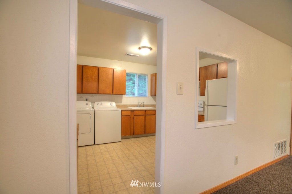 18228 Southeast 136th Street Renton, WA 98059 - Photo 8 of 19 Gallery Image 8
