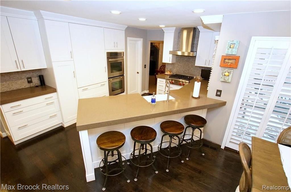 35145 Old Timber Road Farmington Hills, MI 48331 - Photo 16 of 48