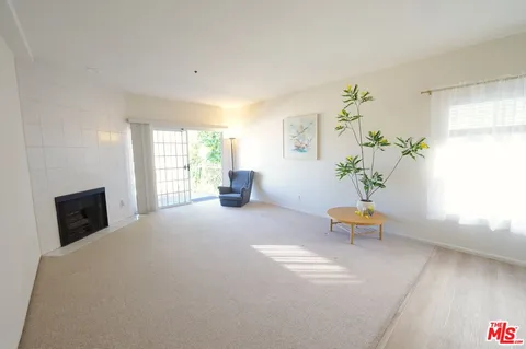 $988,888 | 1915 Malcolm Avenue, Unit 301, Los Angeles, CA 90025