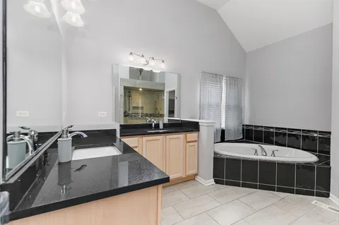 17423 Cobblestone Bend, Marengo, IL 60152