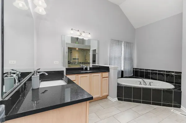 $750,000 | 17423 Cobblestone Bend, Marengo, IL 60152
