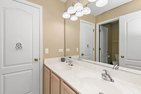$750,000 | 17423 Cobblestone Bend, Marengo, IL 60152