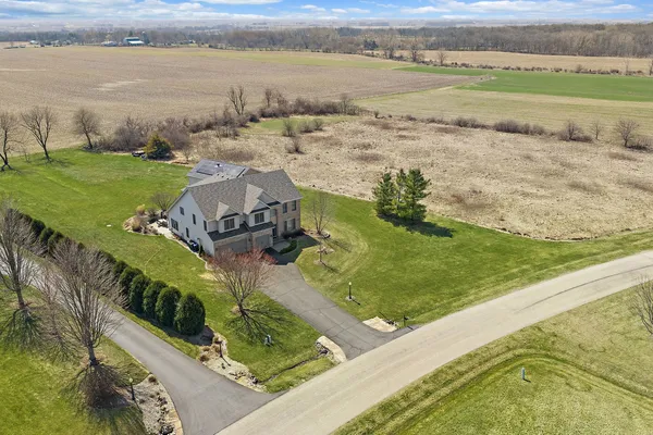 $750,000 | 17423 Cobblestone Bend, Marengo, IL 60152