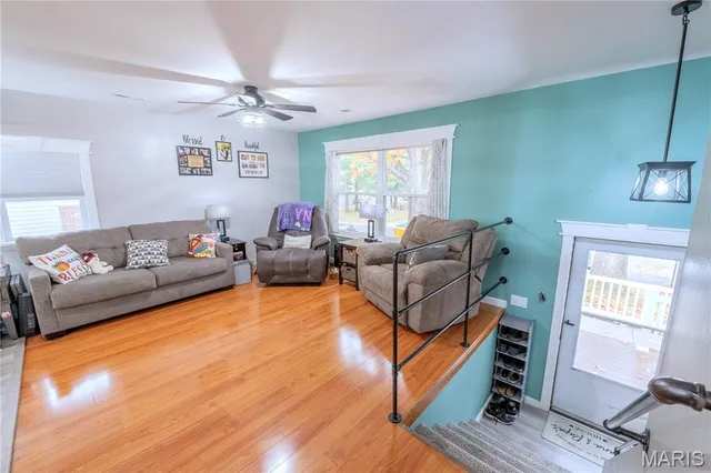 $254,900 | 702 St Anthony Drive, Godfrey, IL 62035