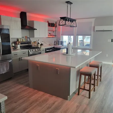 $259,900 | 702 St Anthony Drive, Godfrey, IL 62035