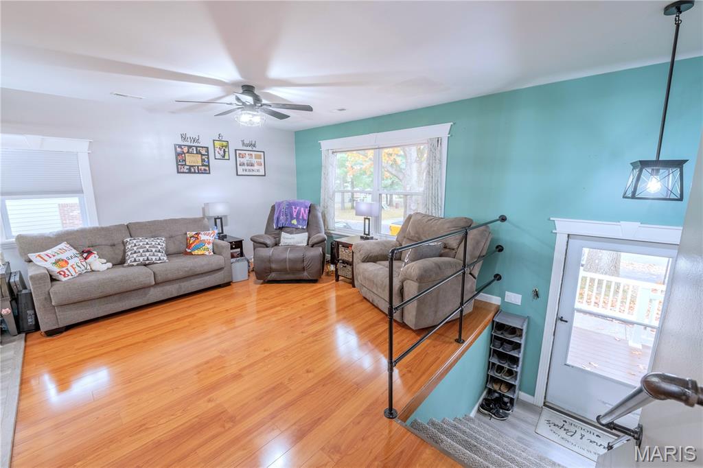 702 St Anthony Drive Godfrey, IL 62035 - Photo 5 of 31