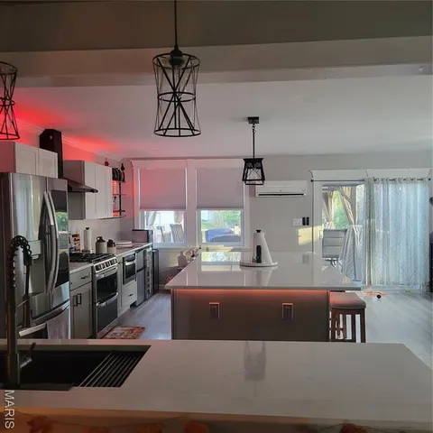 $259,900 | 702 St Anthony Drive, Godfrey, IL 62035