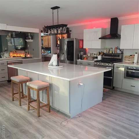 $259,900 | 702 St Anthony Drive, Godfrey, IL 62035