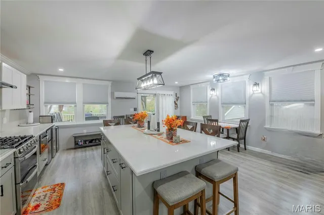 $254,900 | 702 St Anthony Drive, Godfrey, IL 62035