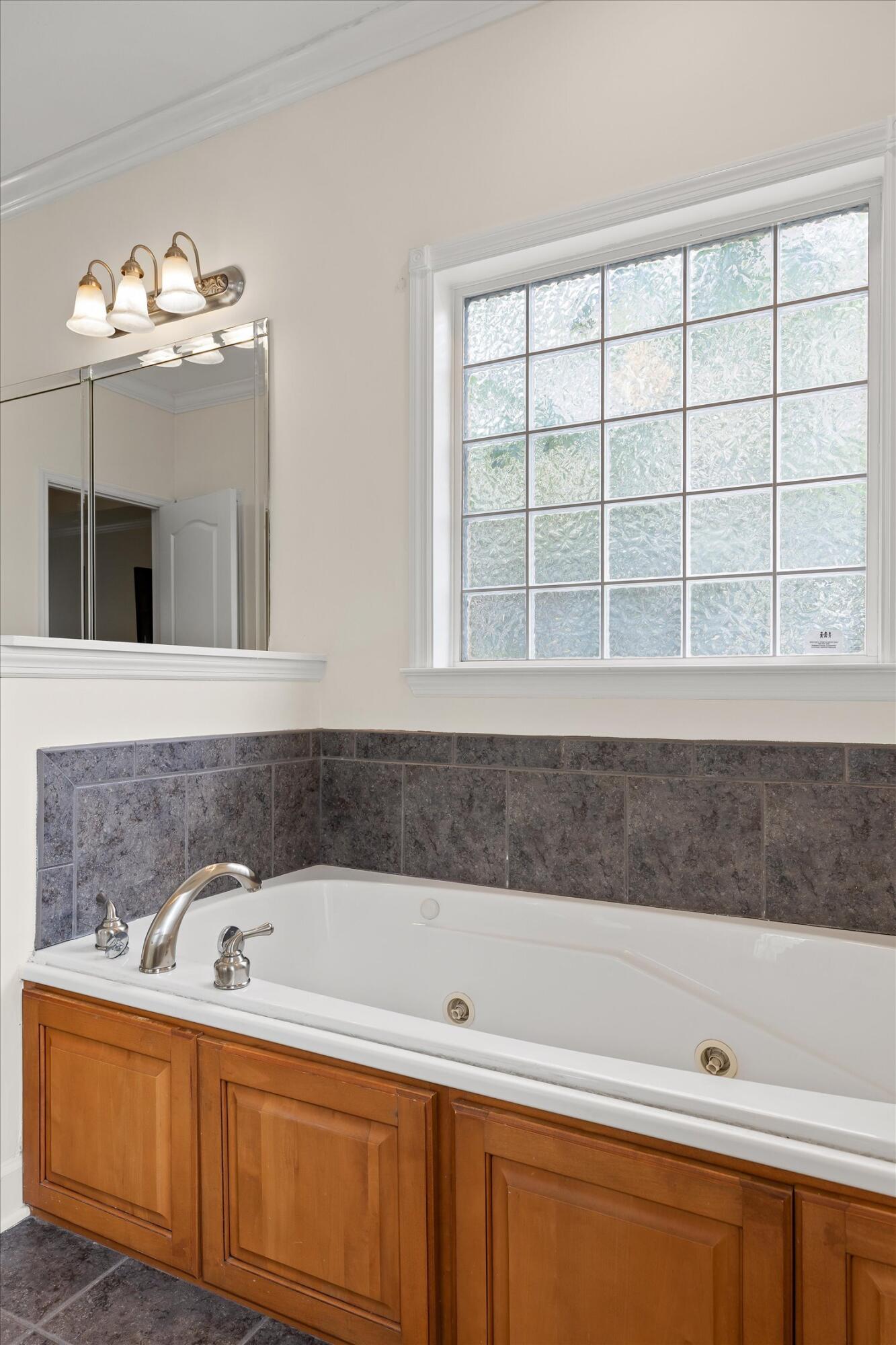 9859 Fieldcrest Drive Apison, TN 37302 - Photo 22 of 47 Primary Bathroom