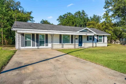 $199,000 | 806 Martha Street, Westlake, LA 70669