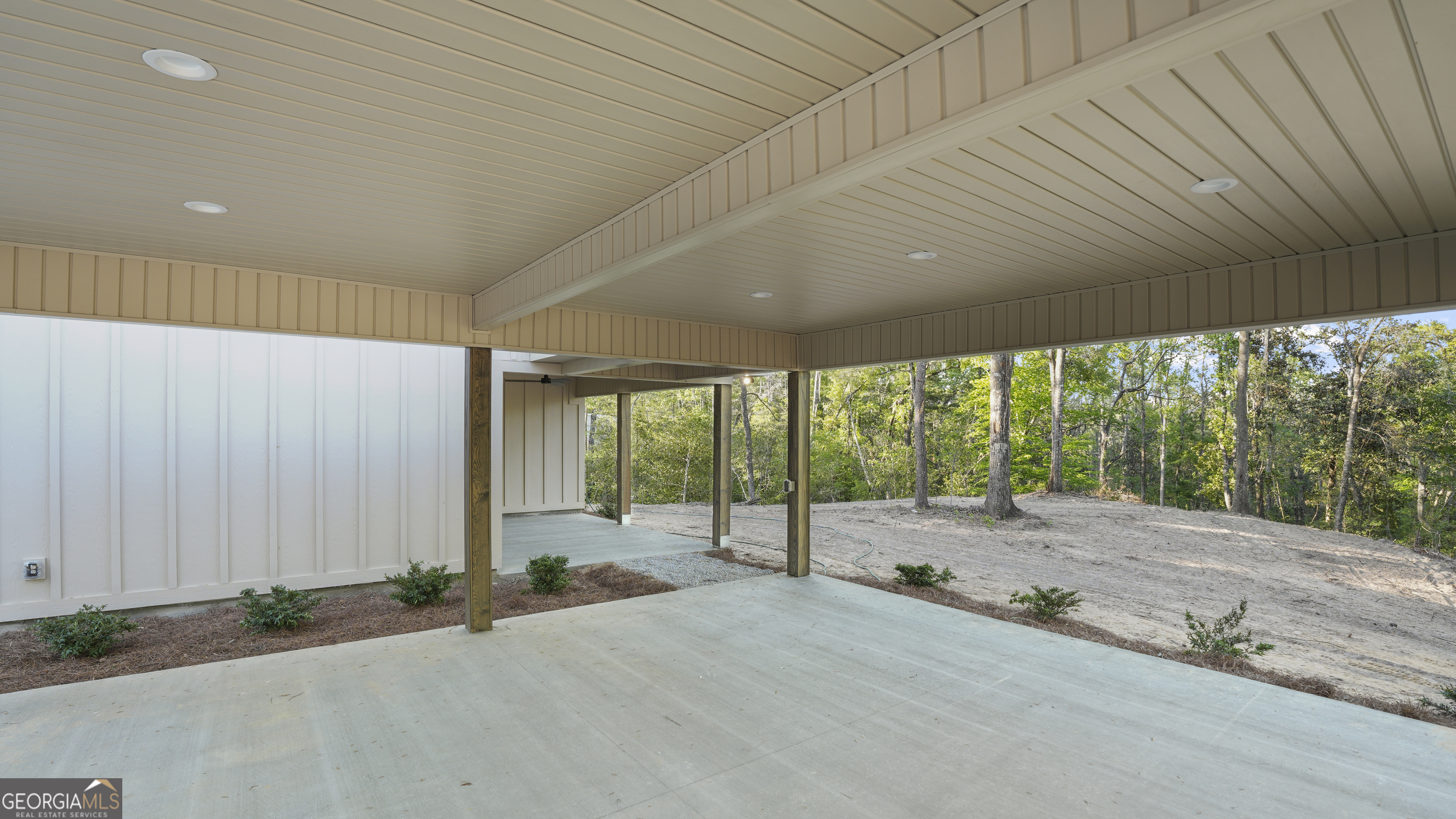 150 Lakeview Drive Jesup, GA 31545 - Photo 11 of 34