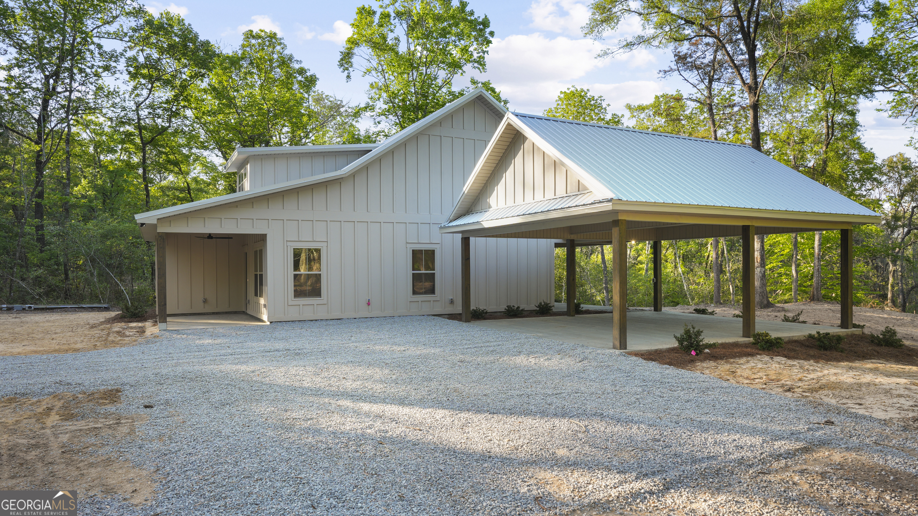 150 Lakeview Drive Jesup, GA 31545 - Photo 10 of 34 a house with outdoor space