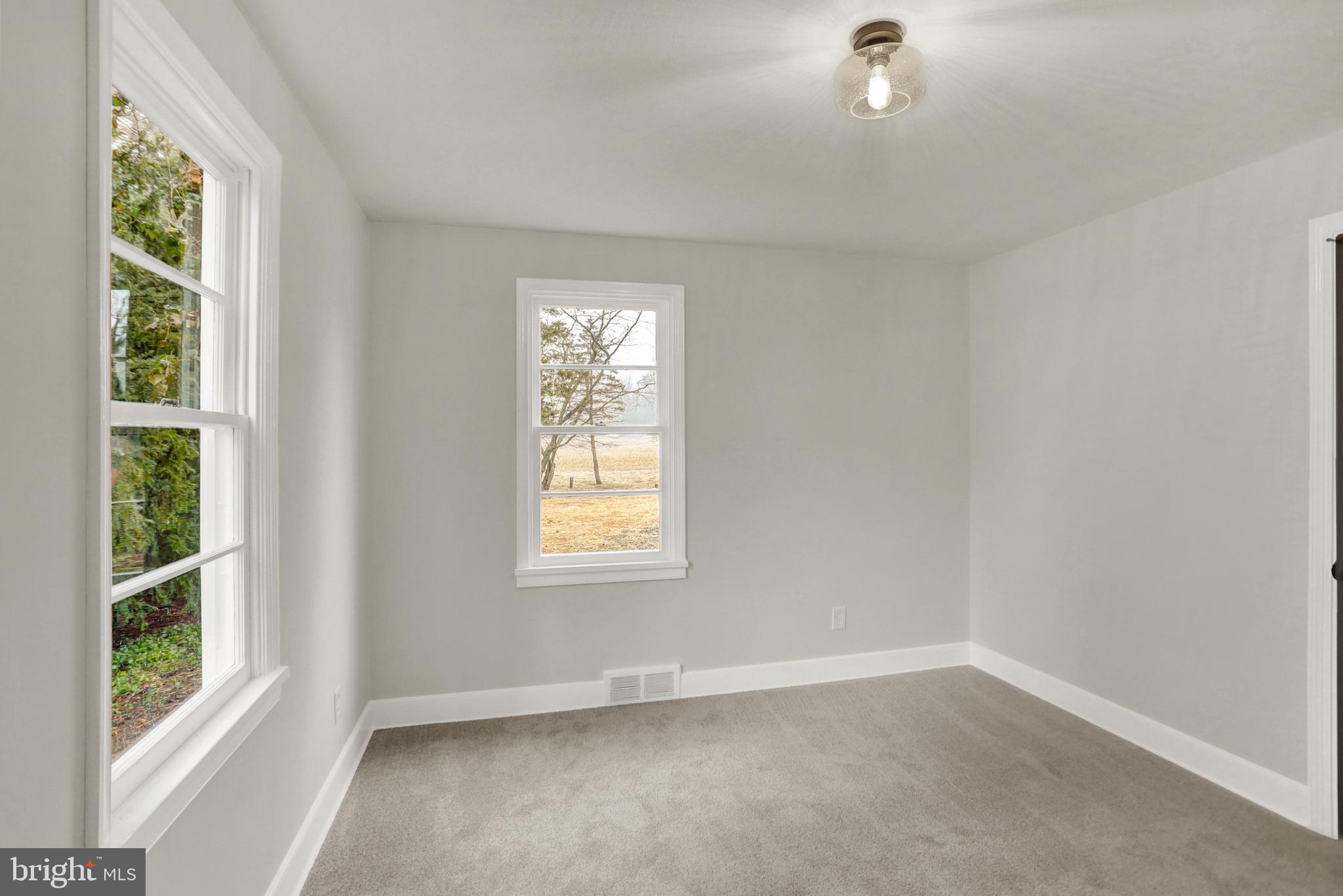 311 Pine Road Mount Holly Springs, PA 17065 - Photo 24 of 44 an empty room with a window