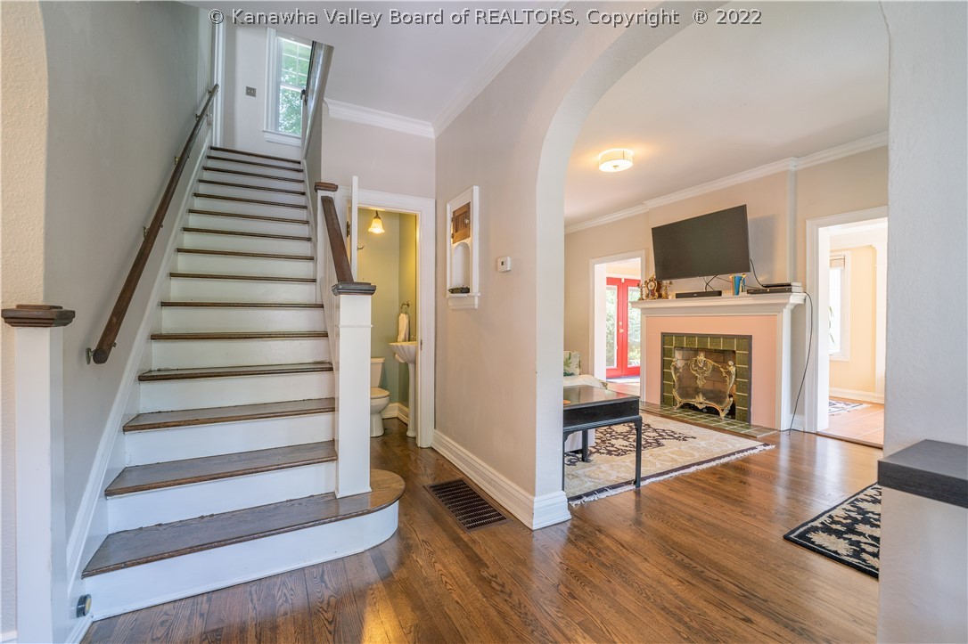 1004 Loudon Heights Road Charleston, WV 25314 - Photo 7 of 43 Gallery Image 7