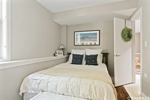 $899,900 | 1809 West Melrose Street, Chicago, IL 60657