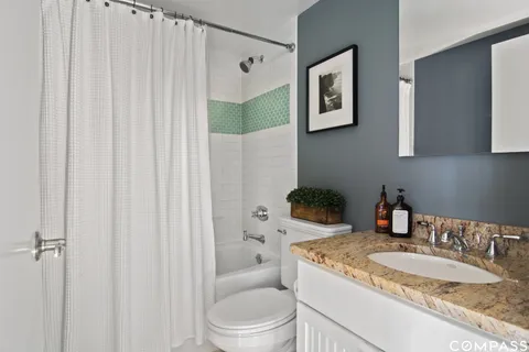 $899,900 | 1809 West Melrose Street, Chicago, IL 60657