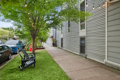 $899,900 | 1809 West Melrose Street, Chicago, IL 60657