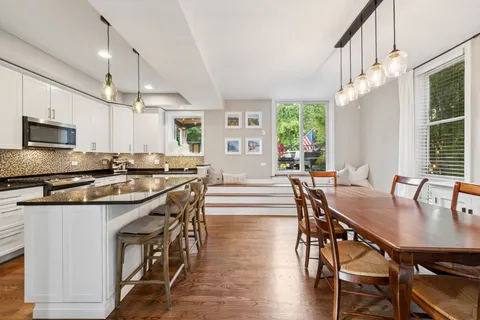 $899,900 | 1809 West Melrose Street, Chicago, IL 60657