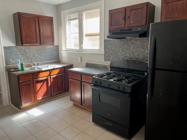 $1,600 | 7804 South Burnham Avenue, Unit 2, Chicago, IL 60649