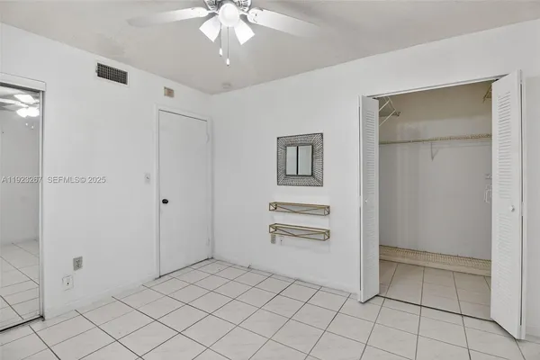 a view of a livingroom with an empty space