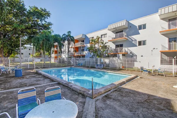$2,100 | 11309 Southwest 200th Street, Unit 209C, Miami, FL 33157
