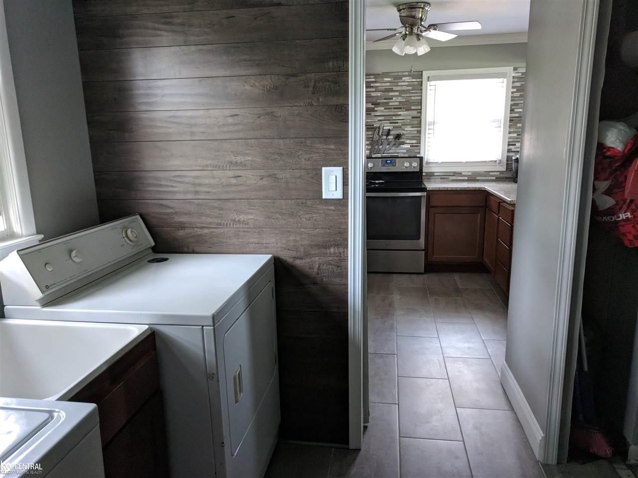 2210 East 13 Mile Road Warren, MI 48092 - Photo 25 of 43 31351812-24.JPG