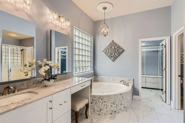 $750,000 | 5000 Mission Oaks Boulevard, Unit 46, Austin, TX 78735