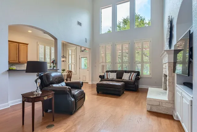 $750,000 | 5000 Mission Oaks Boulevard, Unit 46, Austin, TX 78735