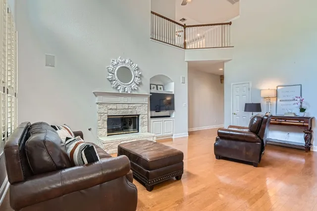 $750,000 | 5000 Mission Oaks Boulevard, Unit 46, Austin, TX 78735