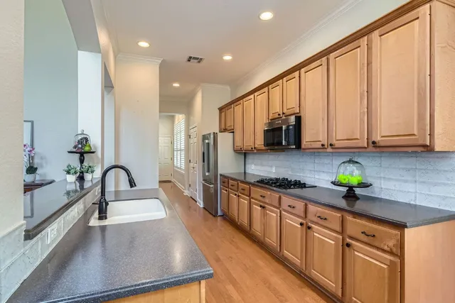 $750,000 | 5000 Mission Oaks Boulevard, Unit 46, Austin, TX 78735
