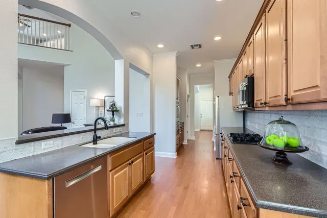 $750,000 | 5000 Mission Oaks Boulevard, Unit 46, Austin, TX 78735