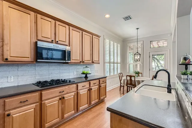 $750,000 | 5000 Mission Oaks Boulevard, Unit 46, Austin, TX 78735