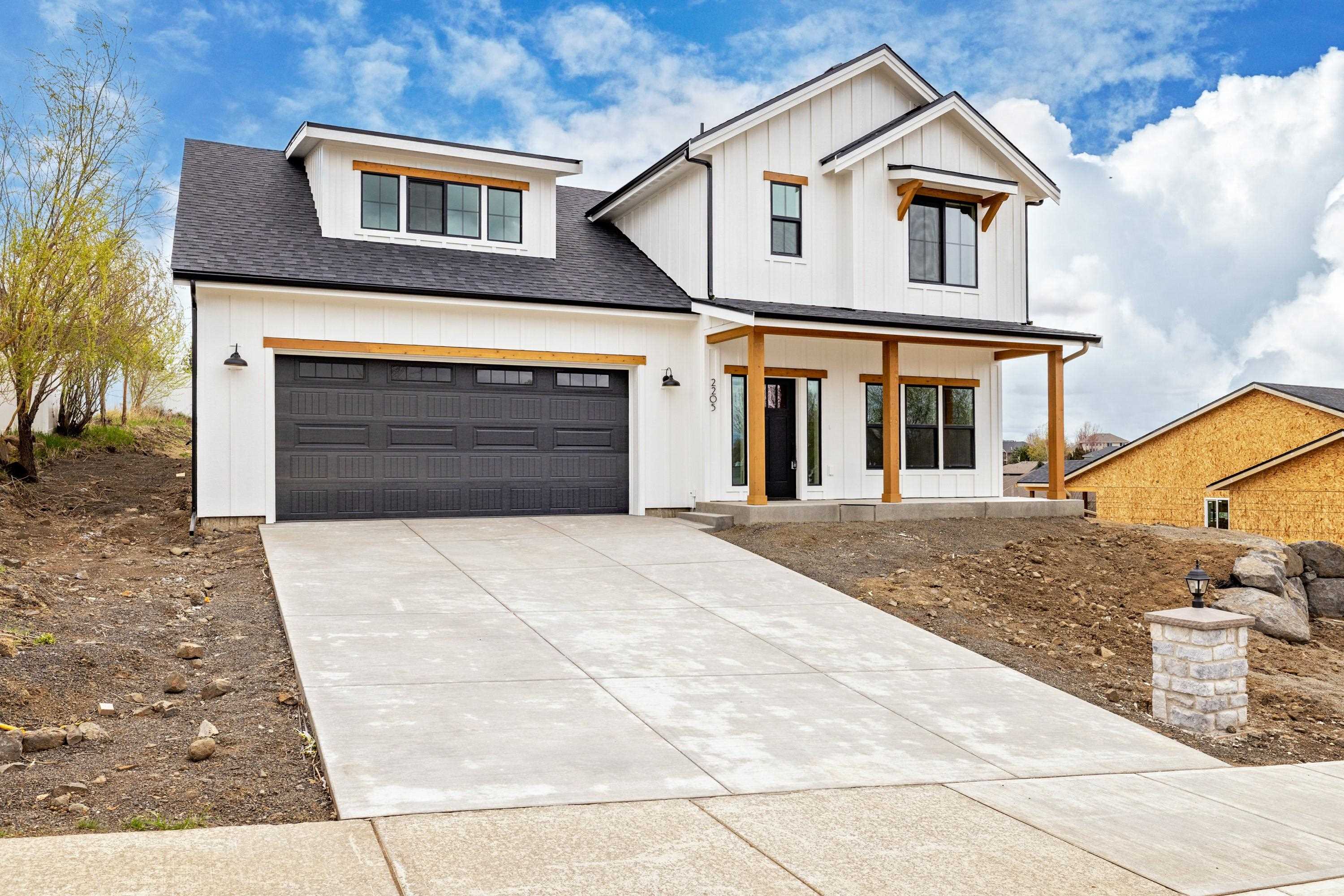 2205 West Cascade Way Spokane, WA 99208 - Photo 2 of 31 Gallery Image 2