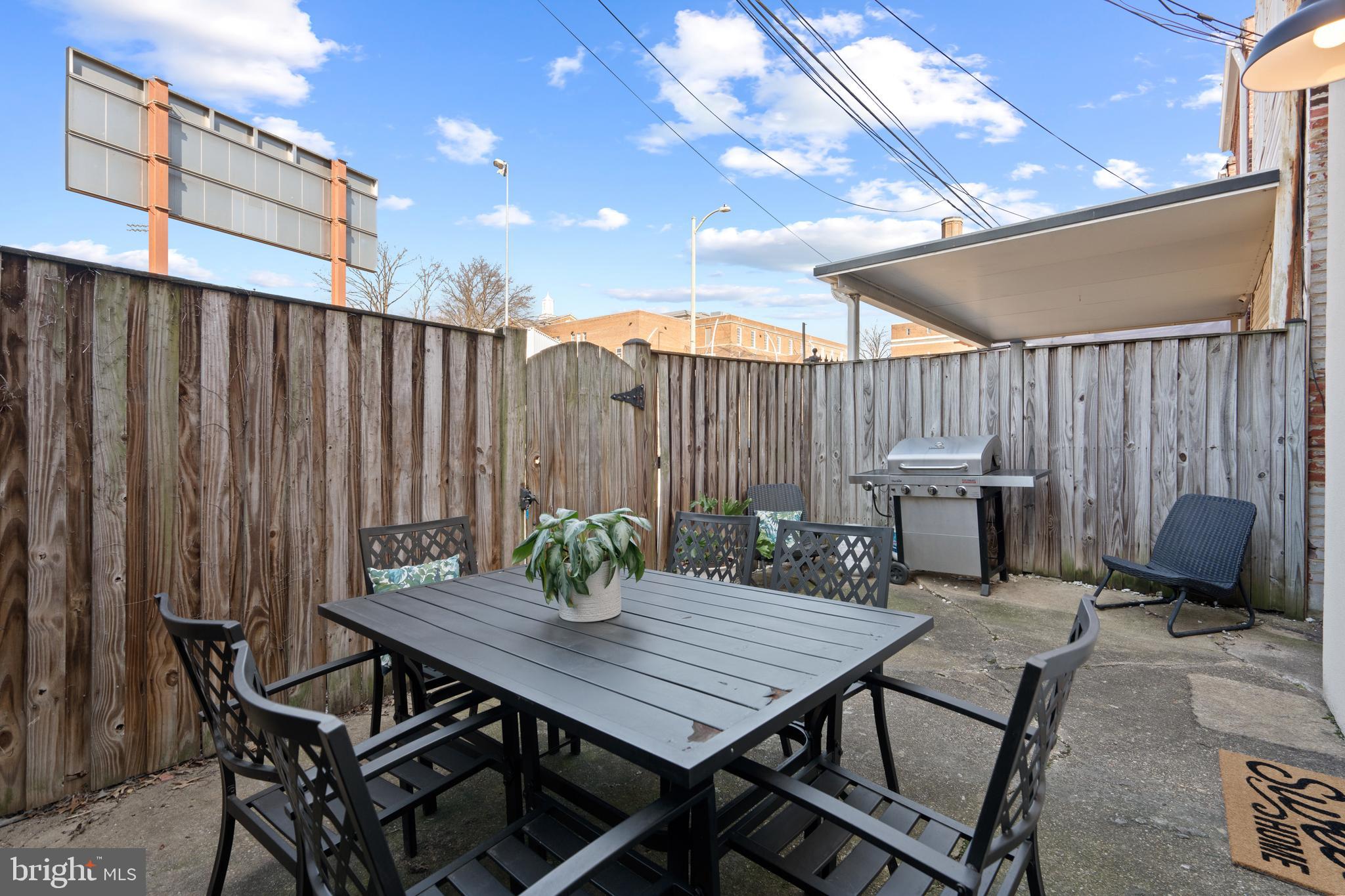 134 R Street Northeast Washington, DC 20002 - Photo 10 of 10 All furniture and grill included