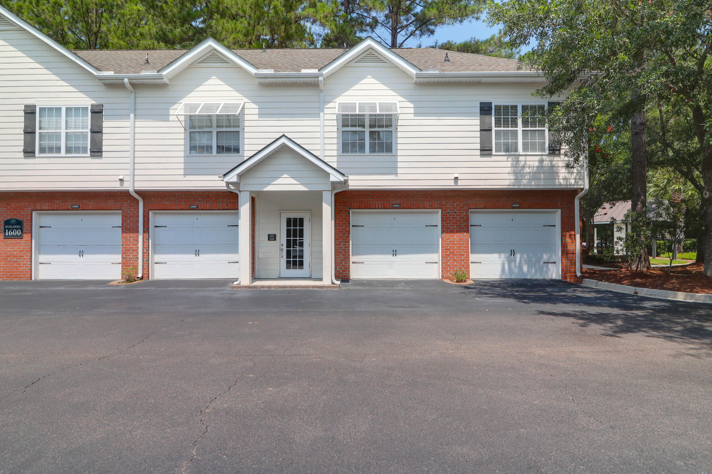 1604 Basildon Road Mount Pleasant, SC 29466 - Photo 3 of 33 1604 Basildon -Tidalcreekphoto- (1)