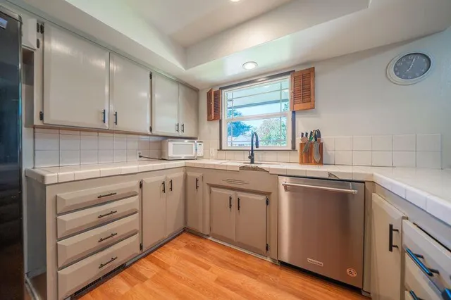 $1,075,000 | 3425 Riverview Drive, Redding, CA 96001