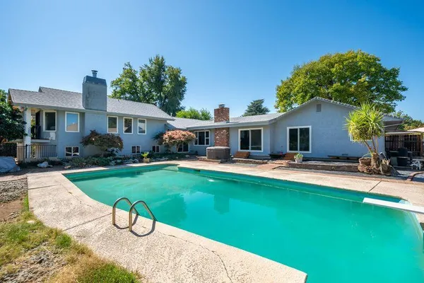 $1,075,000 | 3425 Riverview Drive, Redding, CA 96001