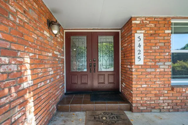 $1,075,000 | 3425 Riverview Drive, Redding, CA 96001