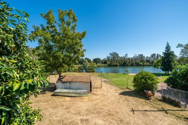 $1,075,000 | 3425 Riverview Drive, Redding, CA 96001