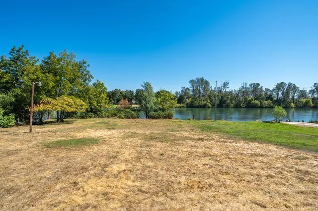$1,075,000 | 3425 Riverview Drive, Redding, CA 96001